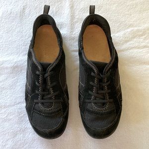 Earth Origins women’s size 7 Wide black comfort shoes